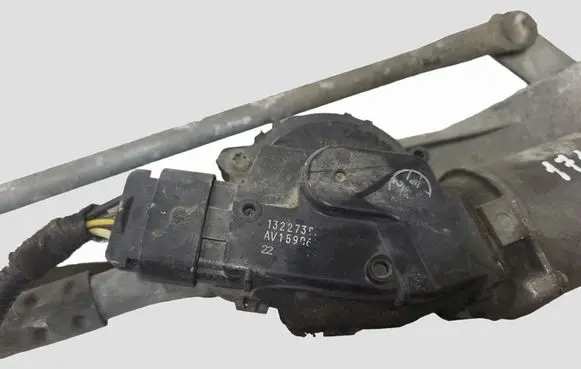 Opel Insignia A Front wiper linkage and motor 13227392