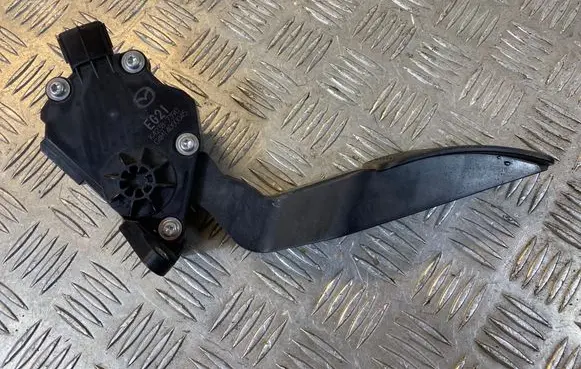 Mazda CX-7 Accelerator throttle pedal K42387390 FG21 04M14D00045