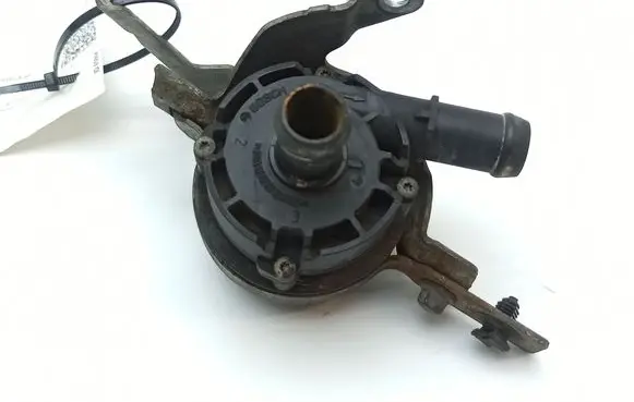 Mercedes-Benz A W176 Electric auxiliary coolant/water pump A0005000686 0392023206 A2465040040