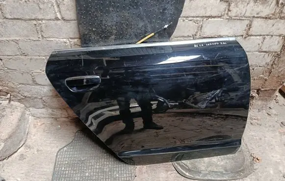 Audi A6 S6 C6 4F Rear door