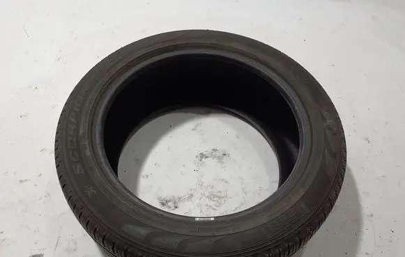 Land Rover Range Rover L405 R18 winter tire 27545R20