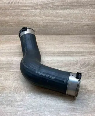 BMW 7 G11 G12 Intercooler hose/pipe 8571025 11884414