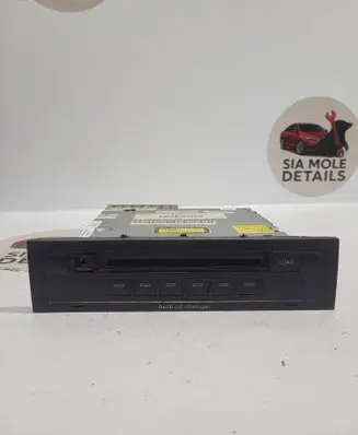 Audi Q7 4L CD/DVD changer 4L0035111X 4L0910111A 8AL75ZBF303537