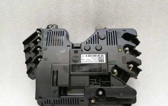 Mercedes-Benz S W222 Fuse box set A2225402850