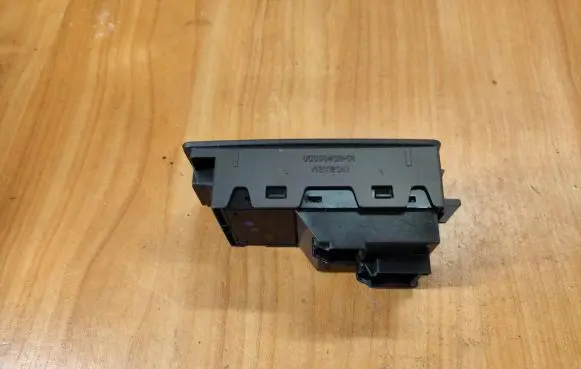 Opel Insignia A Electric window control switch 13301887