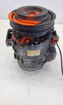 Volkswagen PASSAT B5 Air conditioning (A/C) compressor (pump) 8D0260808