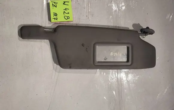 Mazda MPV II LW Sun visor 8976464