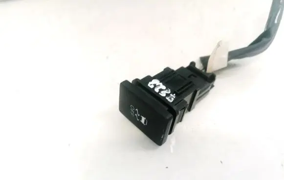 Traction control (ASR) switch
