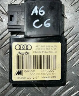 Clutch pedal sensor