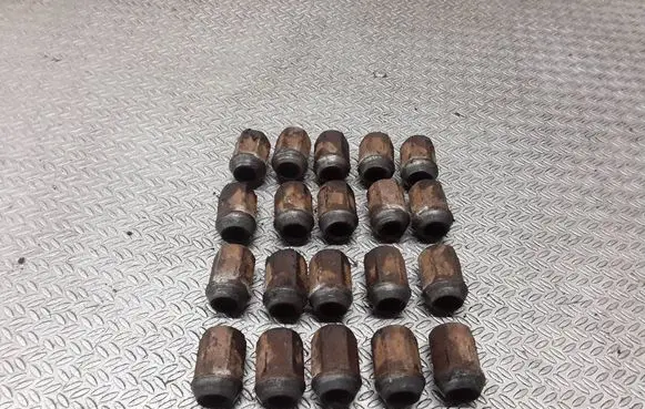 Hyundai Santa Fe Nuts/bolts