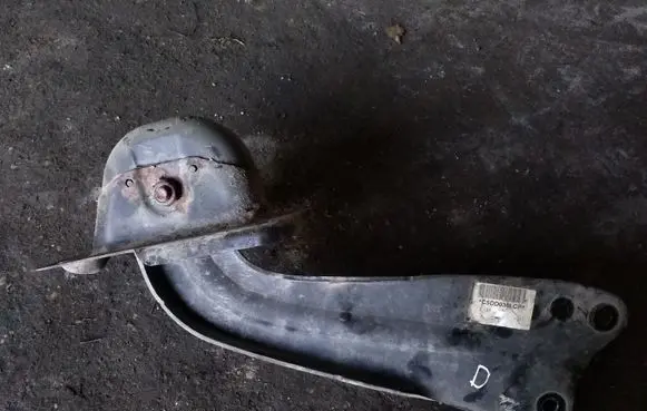 Volkswagen Golf V Rear upper control arm/wishbone