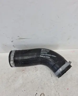 Volvo XC40 Intercooler hose/pipe 32224389