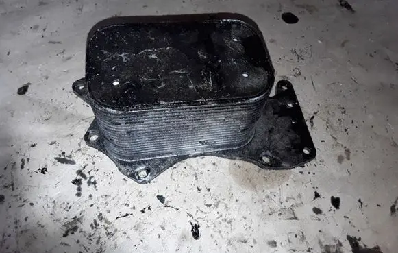 Audi A8 S8 D3 4E Oil filter mounting bracket 059117021J 3276813AI