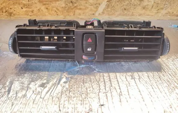 BMW 3 F30 F35 F31 Dash center air vent grill 9218552 50883E