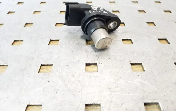 Jeep Cherokee III KJ Camshaft position sensor 0281002406