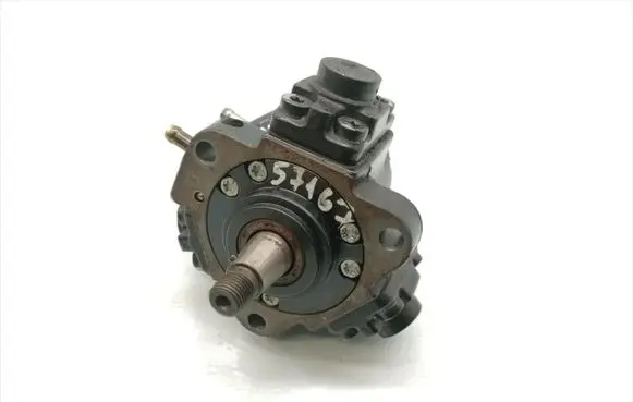 Opel Vectra C Fuel injection high pressure pump 55209064 0445010183