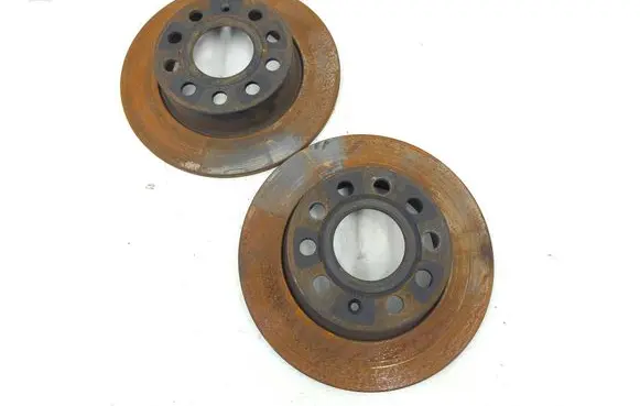 Volkswagen Jetta VI Rear brake disc 