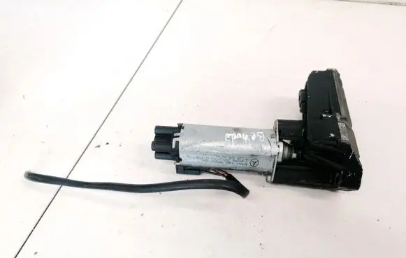 Mercedes-Benz S W220 Seat adjustment motor a2208204342 9482904348100