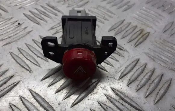 Mitsubishi Outlander Hazard light switch