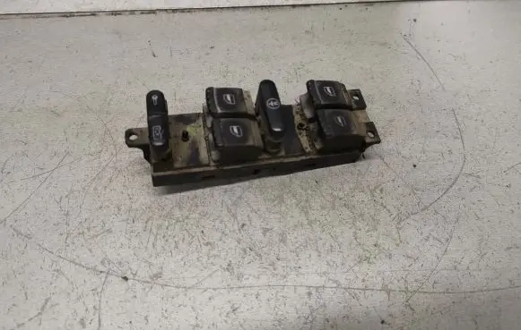 Skoda Octavia Mk1 (1U) Electric window control switch 1J4959857A