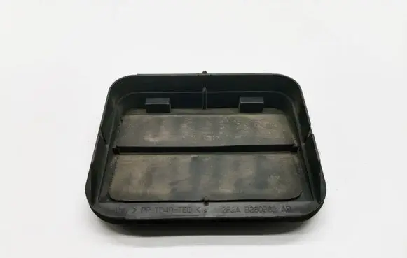 Tesla Model S Fender grill B280B62