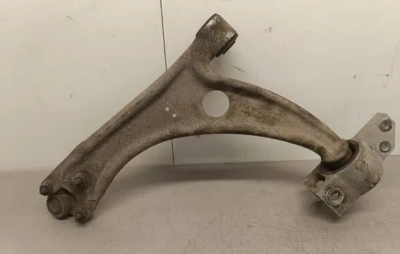 Audi Q3 8U Front lower control arm/wishbone
