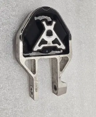 Volvo XC40 Engine mount bracket 32222105