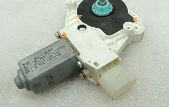 BMW 5 F10 F11 Front door window regulator motor 51337271568 7271568