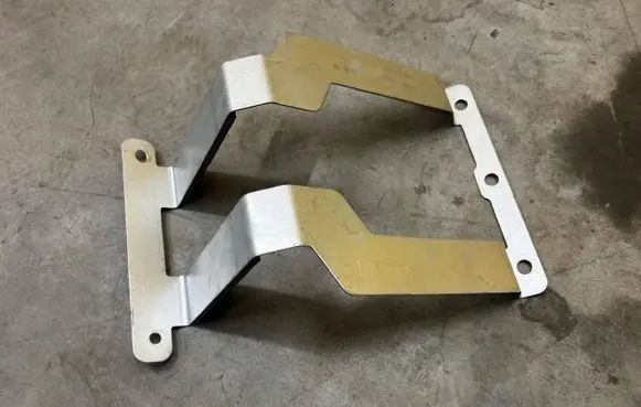 Land Rover Discovery 5 Battery bracket HY3210716CC