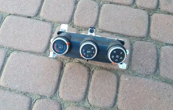Renault Captur II Climate control unit 275004350R