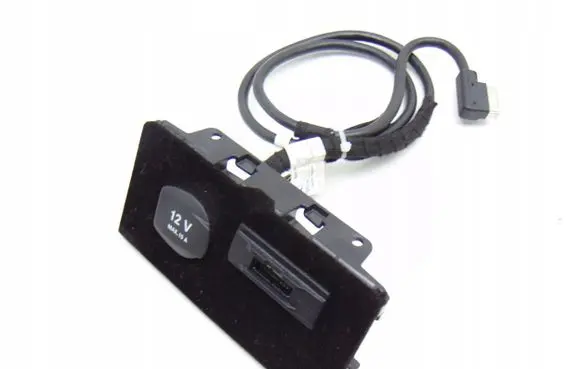 Mercedes-Benz CLS C218 X218 USB socket connector A2188210311