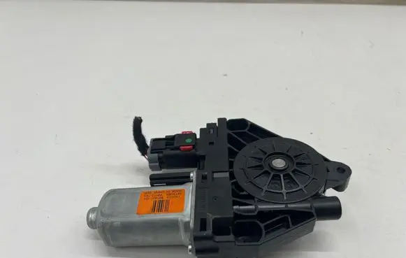 Jeep Cherokee Front door window regulator motor 931401104
