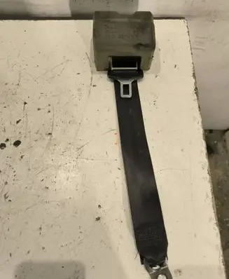 Audi A3 S3 8P Rear seatbelt 33040488