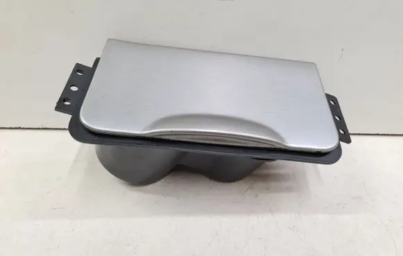 Cup holder front