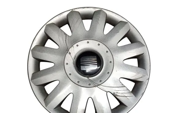Seat Alhambra (Mk1) R15 wheel hub/cap/trim 7M7601147