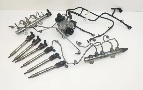 Maserati Ghibli Fuel injection system set 0445110523 41302037F