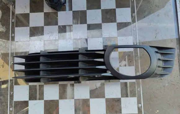 Audi A8 S8 D3 4E Front bumper lower grill 4E0807681A