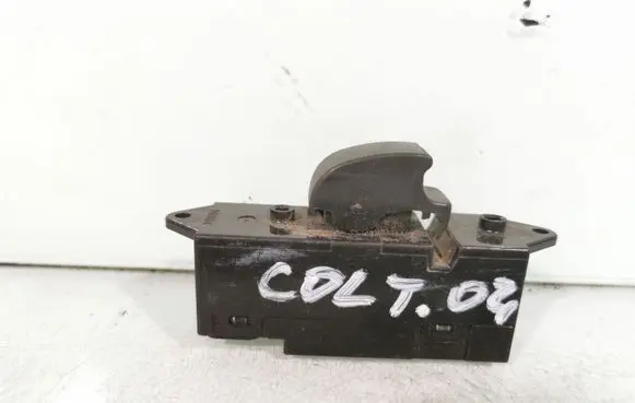 Mitsubishi Colt Electric window control switch MN141018