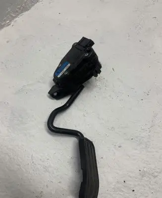 Volkswagen Sharan Accelerator throttle pedal 7M4723507E YM219F836HB