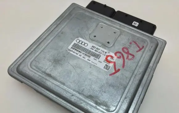Audi A4 S4 B7 8E 8H Engine control unit/module 8E0910115F 8E0907115B