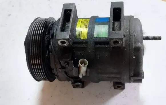 Volvo S40, V40 Air conditioning (A/C) compressor (pump) 8708581
