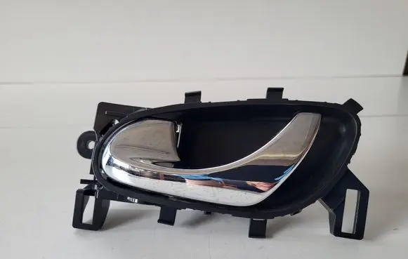 Nissan X-Trail T32 Front door interior handle