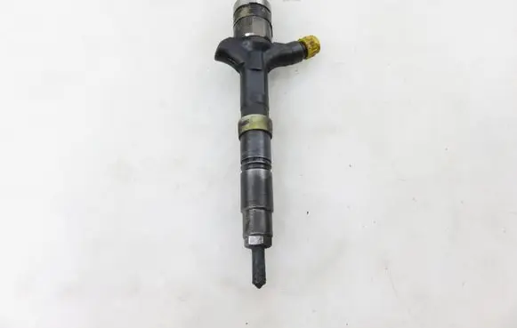 Toyota RAV 4 (XA20) Fuel injector 2367027030