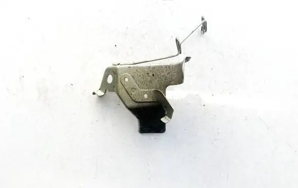 Toyota C-HR I Engine mounting bracket