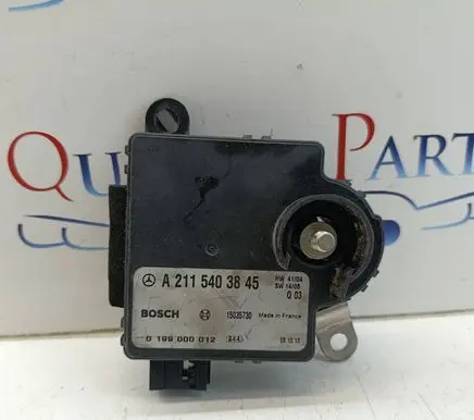 Mercedes-Benz CLS C219 Charging relay A2115403845
