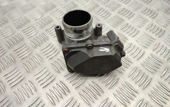 Volkswagen Tiguan Throttle valve 03L128063K