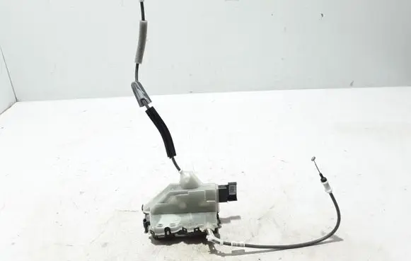Peugeot 2008 II Front door lock 9830558880