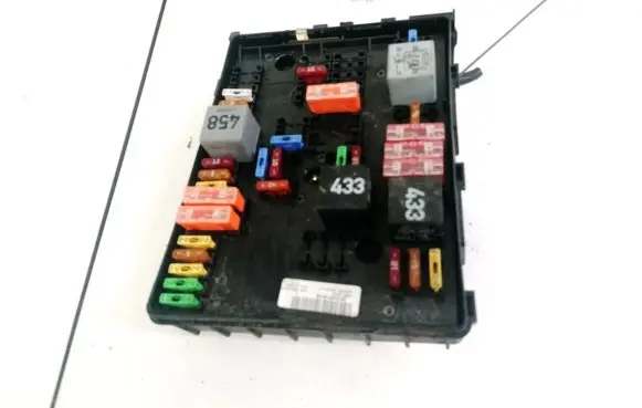 Skoda Octavia Mk2 (1Z) Fuse box set 1K0937124K 01418985