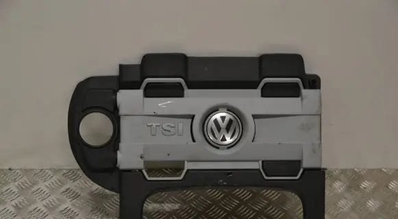 Volkswagen Tiguan Engine cover (trim) 03C103925BB