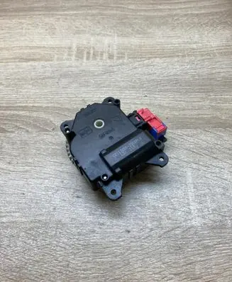 Toyota Yaris Air flap motor/actuator CZ1138002800